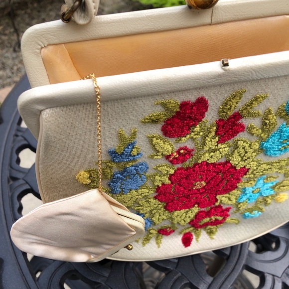 Vintage Needlepoint Handbag in rich hues. Must see - Picture 5 of 11